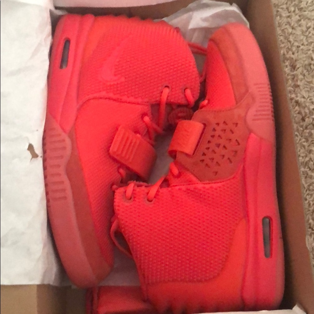Red October’s yezzy 2 sp